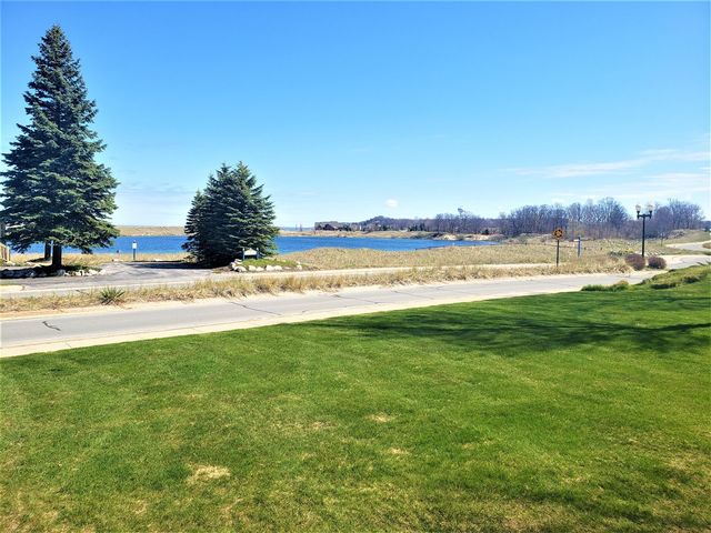 26 Brookharbor, Manistee, MI 49660