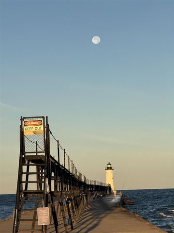 26 Brookharbor, Manistee, MI 49660