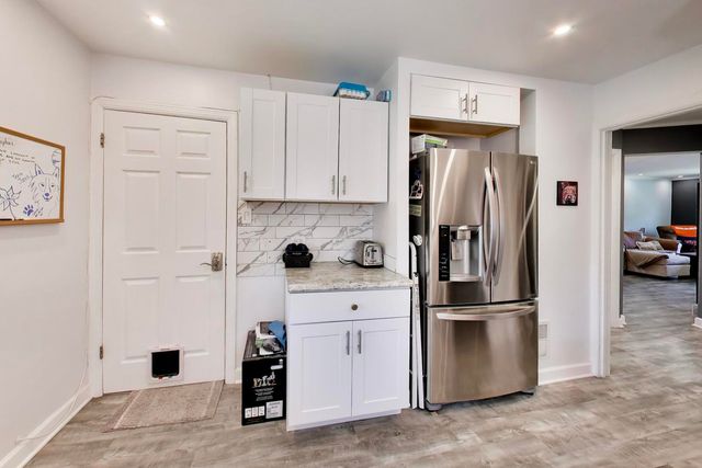 5016 N Mango Avenue 2, Chicago, IL 60630