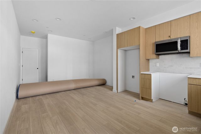 1825 E Pine Street, Seattle, WA 98122