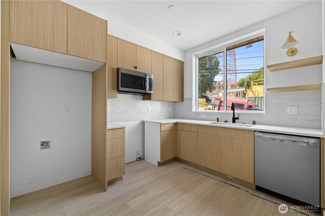 1825 E Pine Street, Seattle, WA 98122