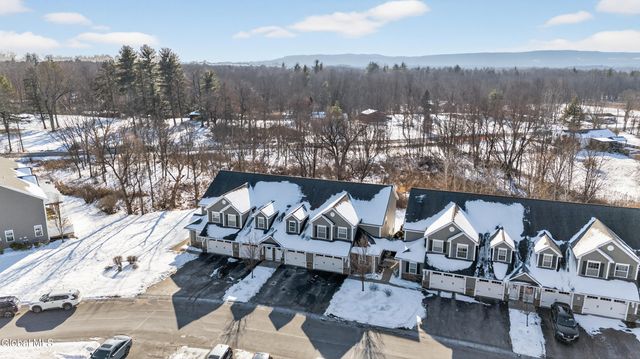 150 Paddock Circle, Rotterdam, NY 12306