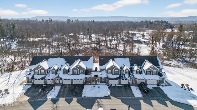 150 Paddock Circle, Rotterdam, NY 12306