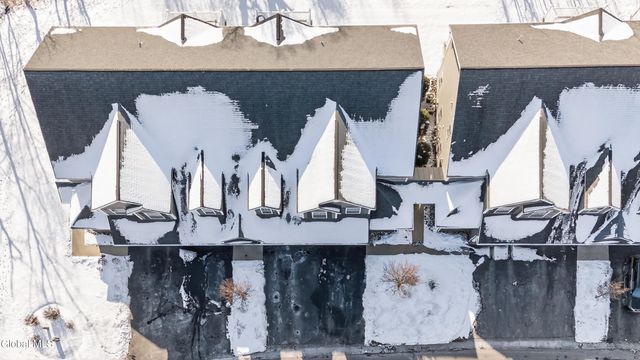 150 Paddock Circle, Rotterdam, NY 12306