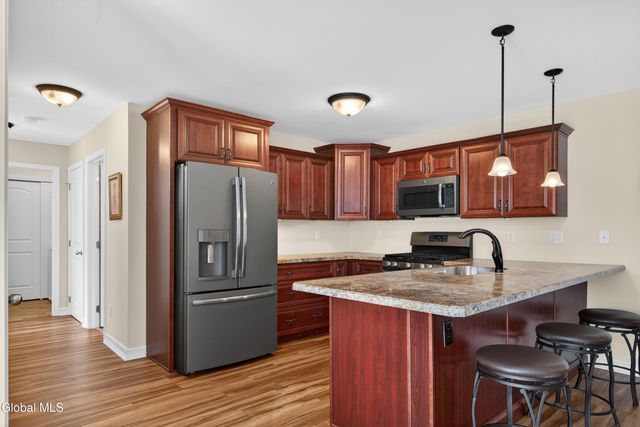 150 Paddock Circle, Rotterdam, NY 12306