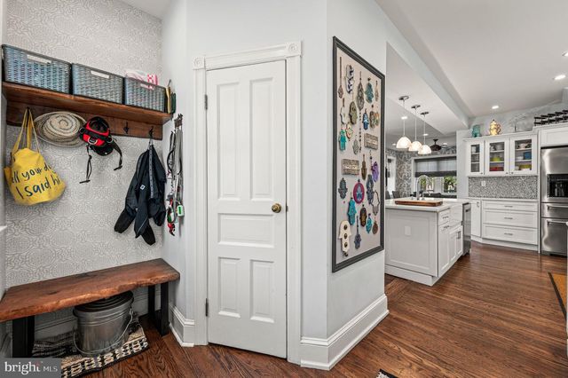 217 WAYNE AVE, Narberth, PA 19072