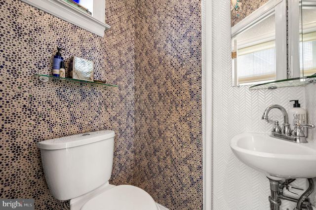 217 WAYNE AVE, Narberth, PA 19072