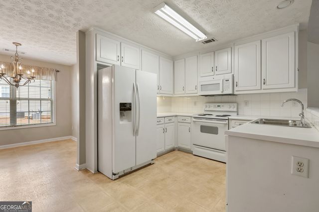 147 Laurel Lane, Social Circle, GA 30025