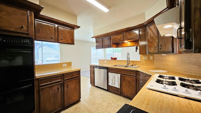 1126 Valley Ranch Drive, Katy, TX 77450