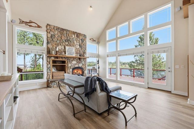 11723 S Greenfield Ln, Medical Lake, WA 99022