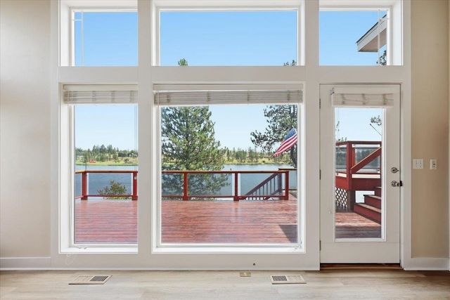 11723 S Greenfield Ln, Medical Lake, WA 99022