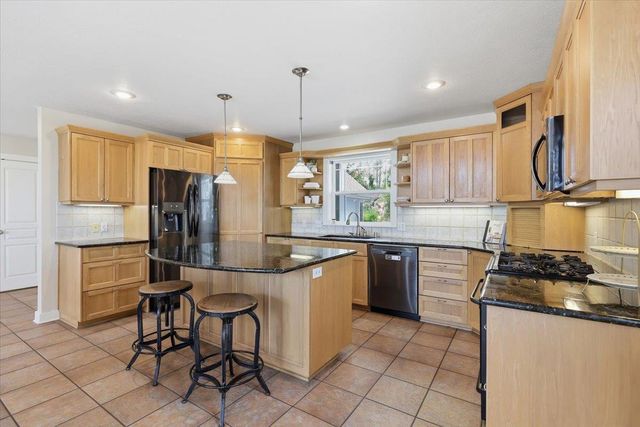 11723 S Greenfield Ln, Medical Lake, WA 99022