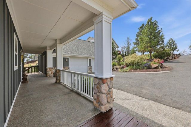 11723 S Greenfield Ln, Medical Lake, WA 99022