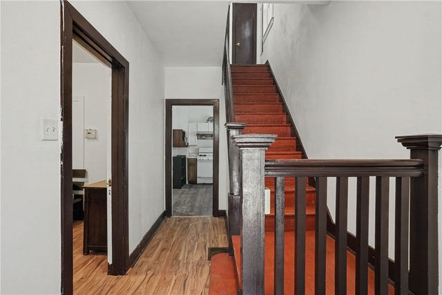 1045 Flemington St, Greenfield, PA 15217