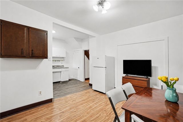 1045 Flemington St, Greenfield, PA 15217