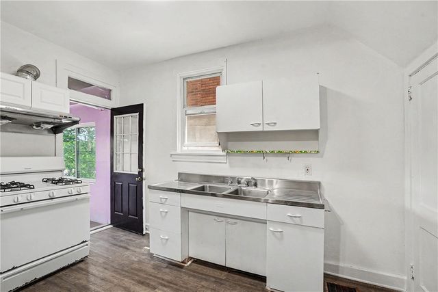 1045 Flemington St, Greenfield, PA 15217