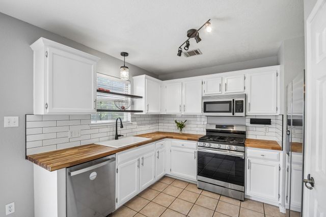 1110 Brashear LN, Cedar Park, TX 78613