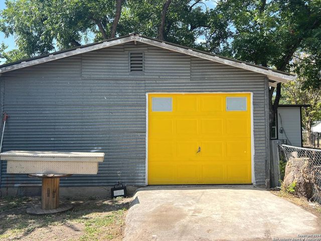 3950 S WALTERS, San Antonio, TX 78223