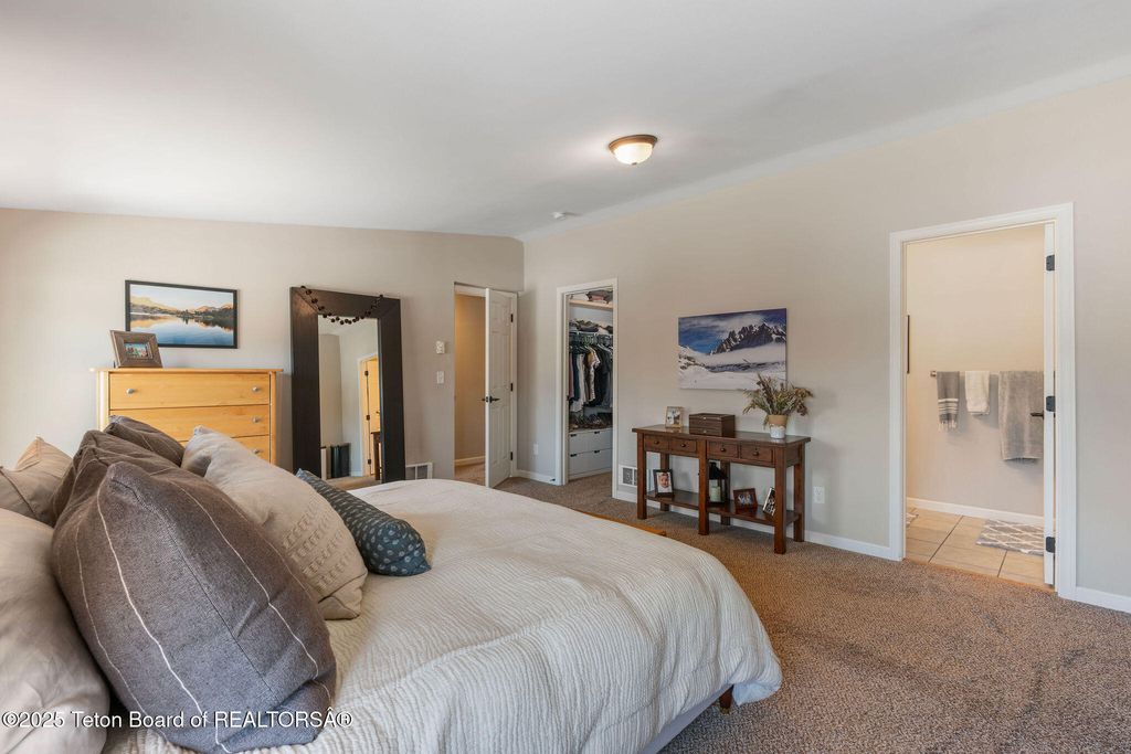 1874 JOSEPHINE Loop, Jackson, WY 83001 photo 11