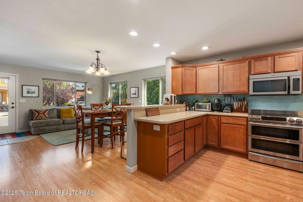 1874 JOSEPHINE Loop, Jackson, WY 83001 photo 8