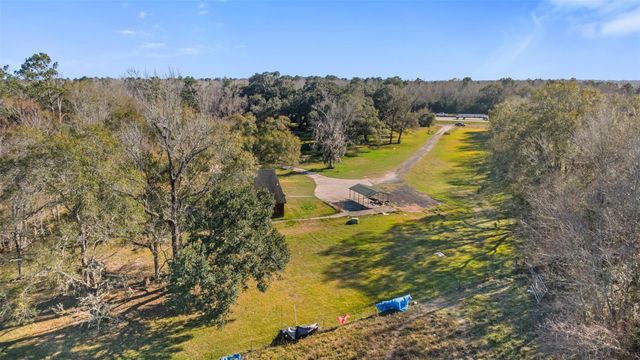 33349 Interstate 10, Anahuac, TX 77514