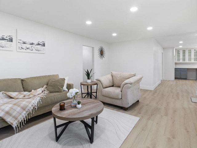10000 W Green Tree ROAD, Milwaukee, WI 53224