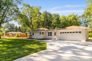 10000 W Green Tree ROAD, Milwaukee, WI 53224