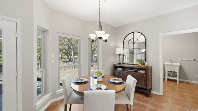 405 Pinnacle Pkwy, New Braunfels, TX 78132