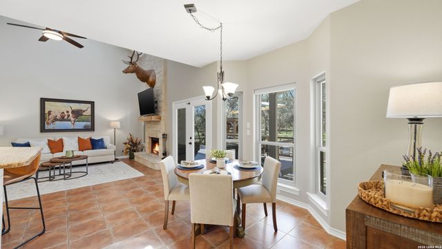 405 Pinnacle Pkwy, New Braunfels, TX 78132