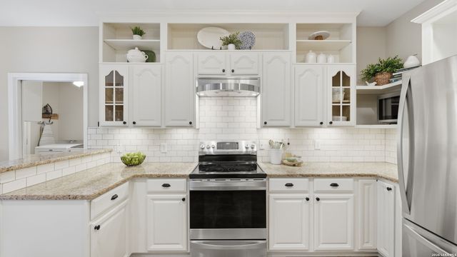 405 Pinnacle Pkwy, New Braunfels, TX 78132