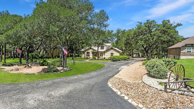 405 Pinnacle Pkwy, New Braunfels, TX 78132