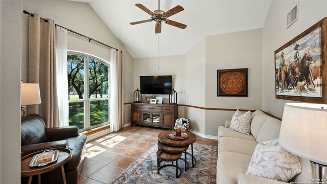 405 Pinnacle Pkwy, New Braunfels, TX 78132