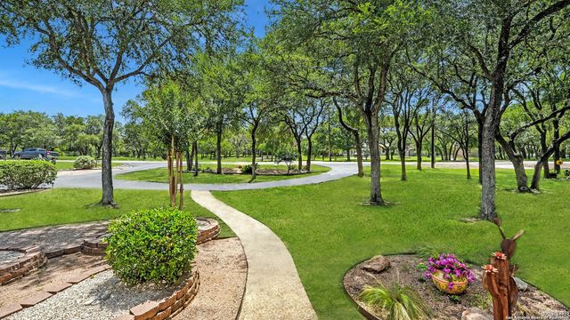405 Pinnacle Pkwy, New Braunfels, TX 78132