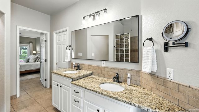 405 Pinnacle Pkwy, New Braunfels, TX 78132