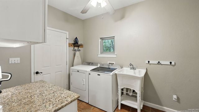 405 Pinnacle Pkwy, New Braunfels, TX 78132