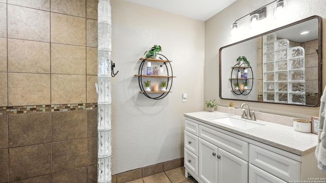 405 Pinnacle Pkwy, New Braunfels, TX 78132