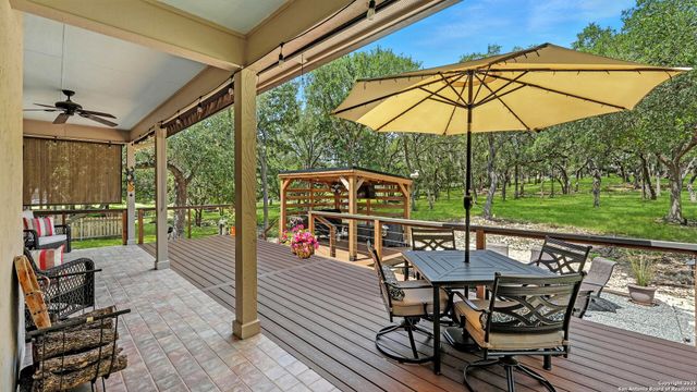 405 Pinnacle Pkwy, New Braunfels, TX 78132