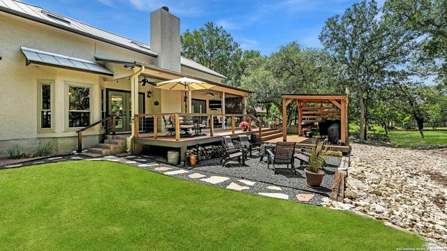 405 Pinnacle Pkwy, New Braunfels, TX 78132