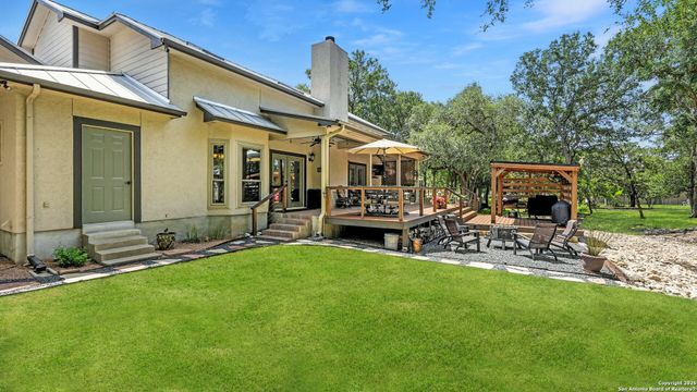 405 Pinnacle Pkwy, New Braunfels, TX 78132