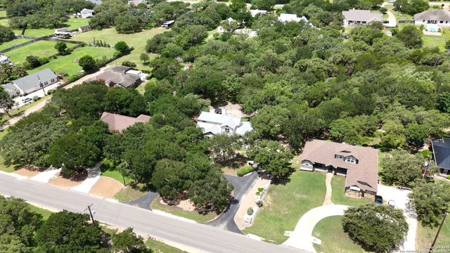 405 Pinnacle Pkwy, New Braunfels, TX 78132