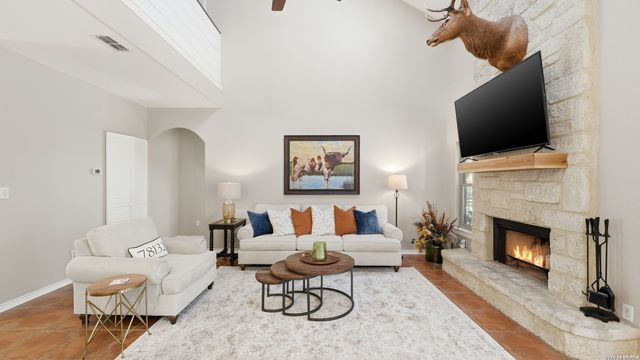 405 Pinnacle Pkwy, New Braunfels, TX 78132