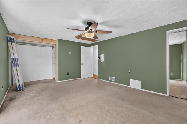 480 Hunting Creek Rd, North Strabane, PA 15317