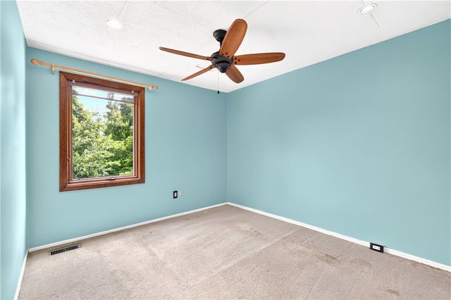 480 Hunting Creek Rd, North Strabane, PA 15317