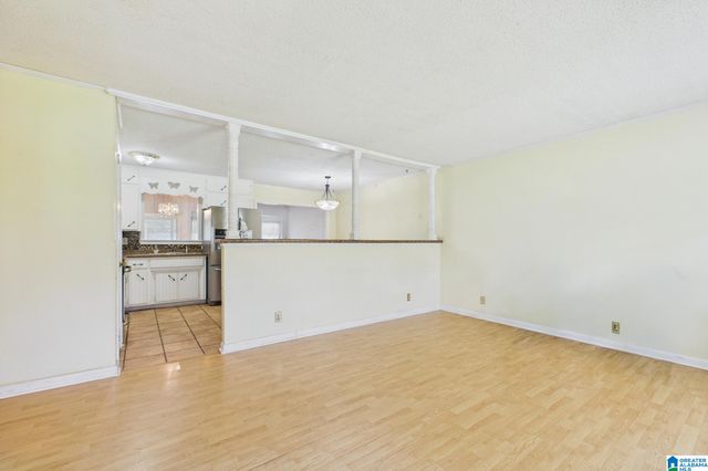 924 CRESTVIEW LANE, Adamsville, AL 35005