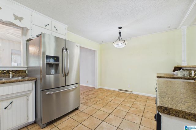 924 CRESTVIEW LANE, Adamsville, AL 35005