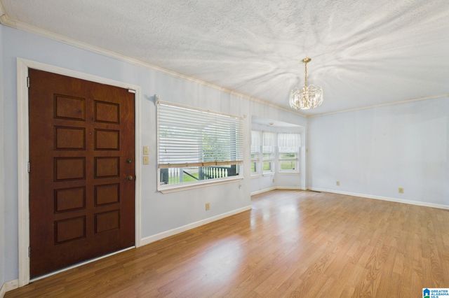 924 CRESTVIEW LANE, Adamsville, AL 35005