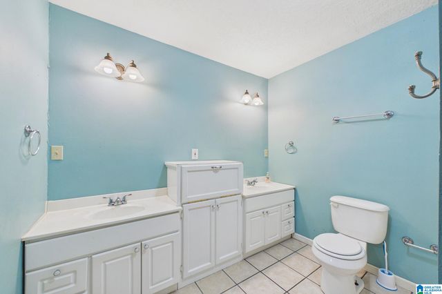 924 CRESTVIEW LANE, Adamsville, AL 35005