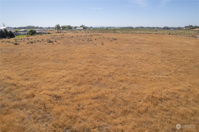 5881 Road 3 NE, Moses Lake, WA 98837