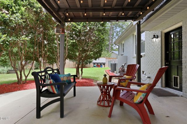 1111 Knollwood Drive, Apex, NC 27502