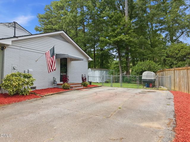 1111 Knollwood Drive, Apex, NC 27502